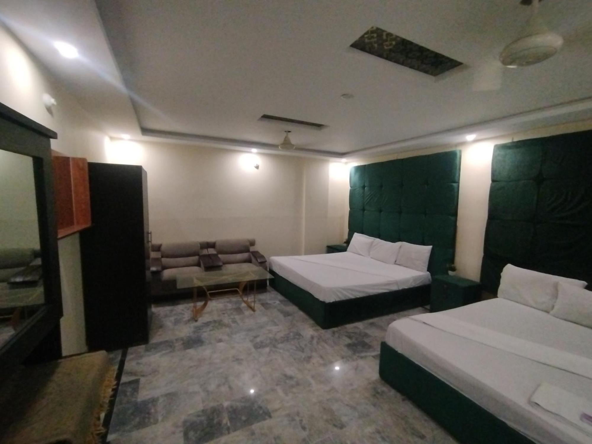 Hotel Crown Plaza, Near Karachi Airport, Darul Sehat Hospital, Dow, Agha Khan And Liaqat Hospital ภายนอก รูปภาพ