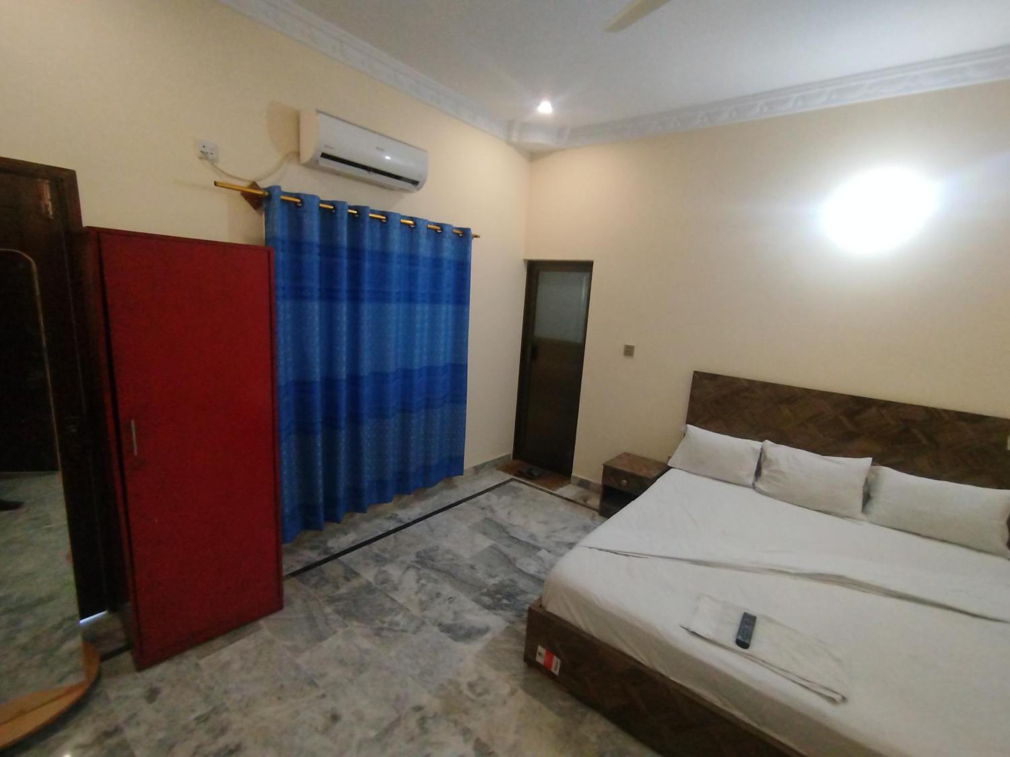 Hotel Crown Plaza, Near Karachi Airport, Darul Sehat Hospital, Dow, Agha Khan And Liaqat Hospital ภายนอก รูปภาพ