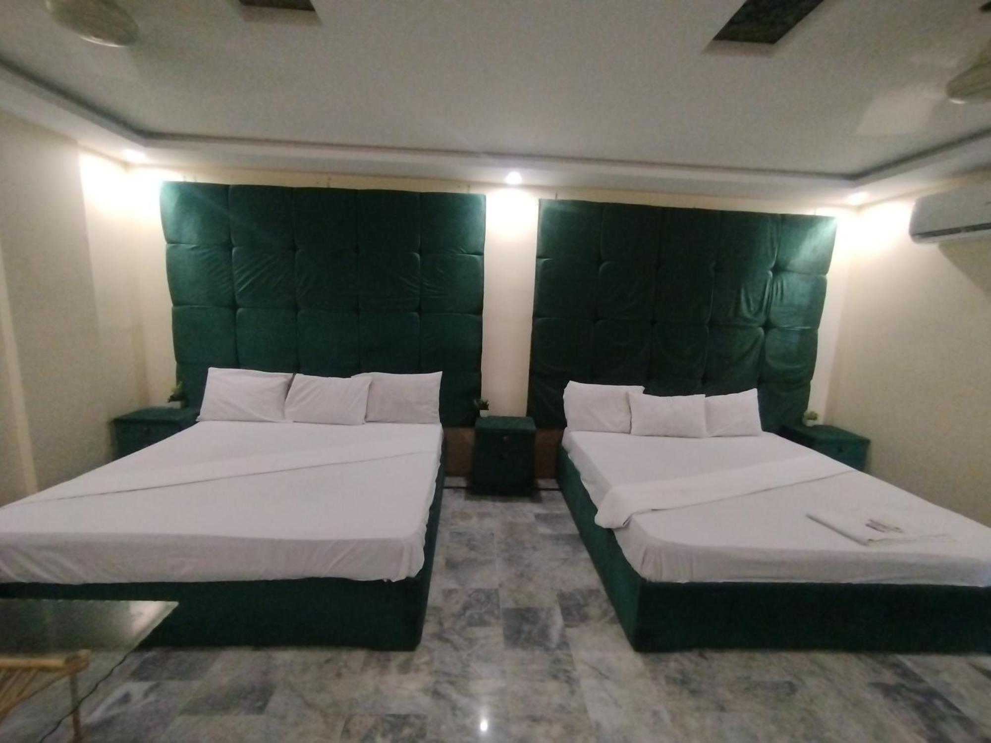 Hotel Crown Plaza, Near Karachi Airport, Darul Sehat Hospital, Dow, Agha Khan And Liaqat Hospital ภายนอก รูปภาพ