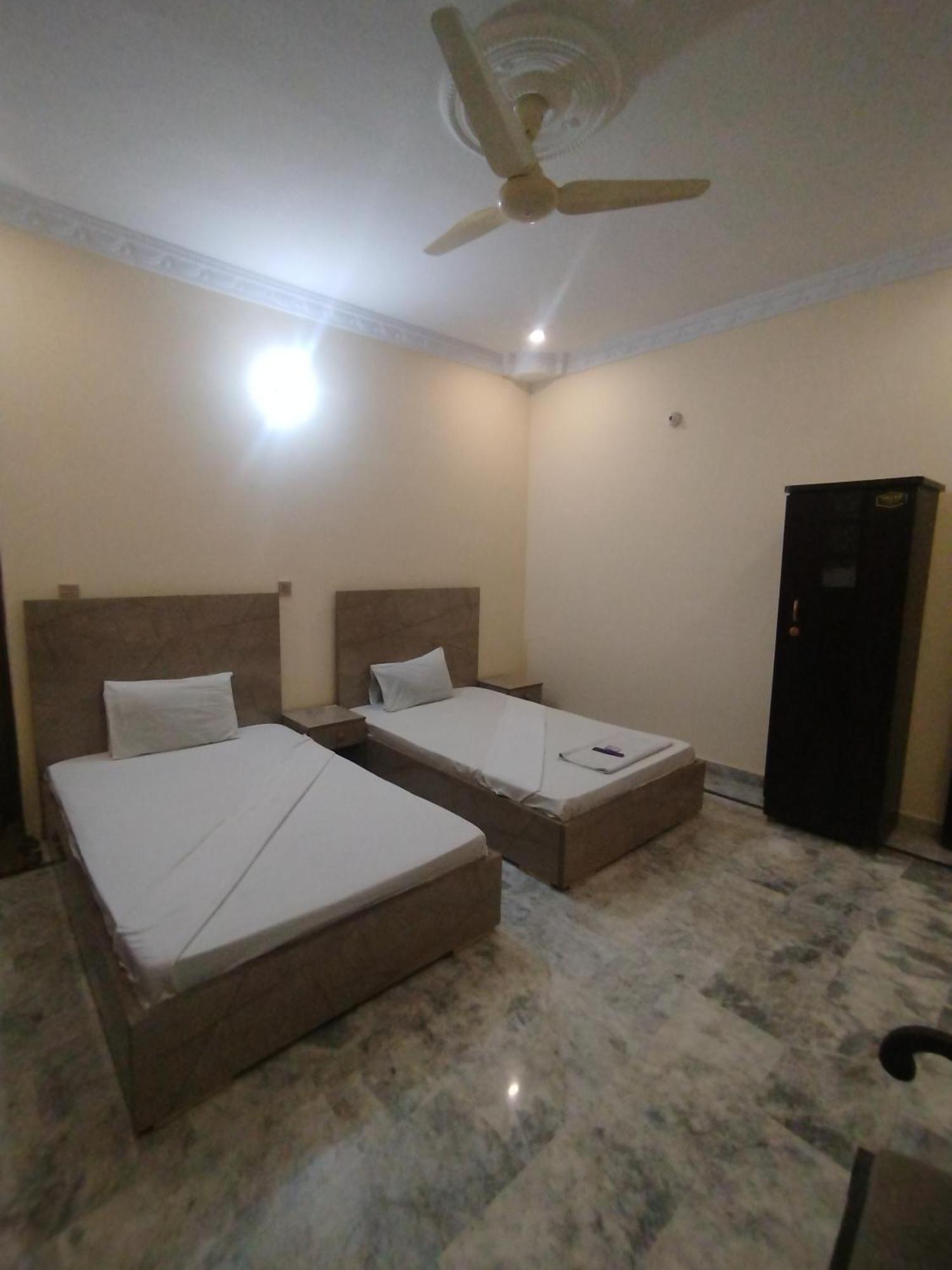 Hotel Crown Plaza, Near Karachi Airport, Darul Sehat Hospital, Dow, Agha Khan And Liaqat Hospital ภายนอก รูปภาพ