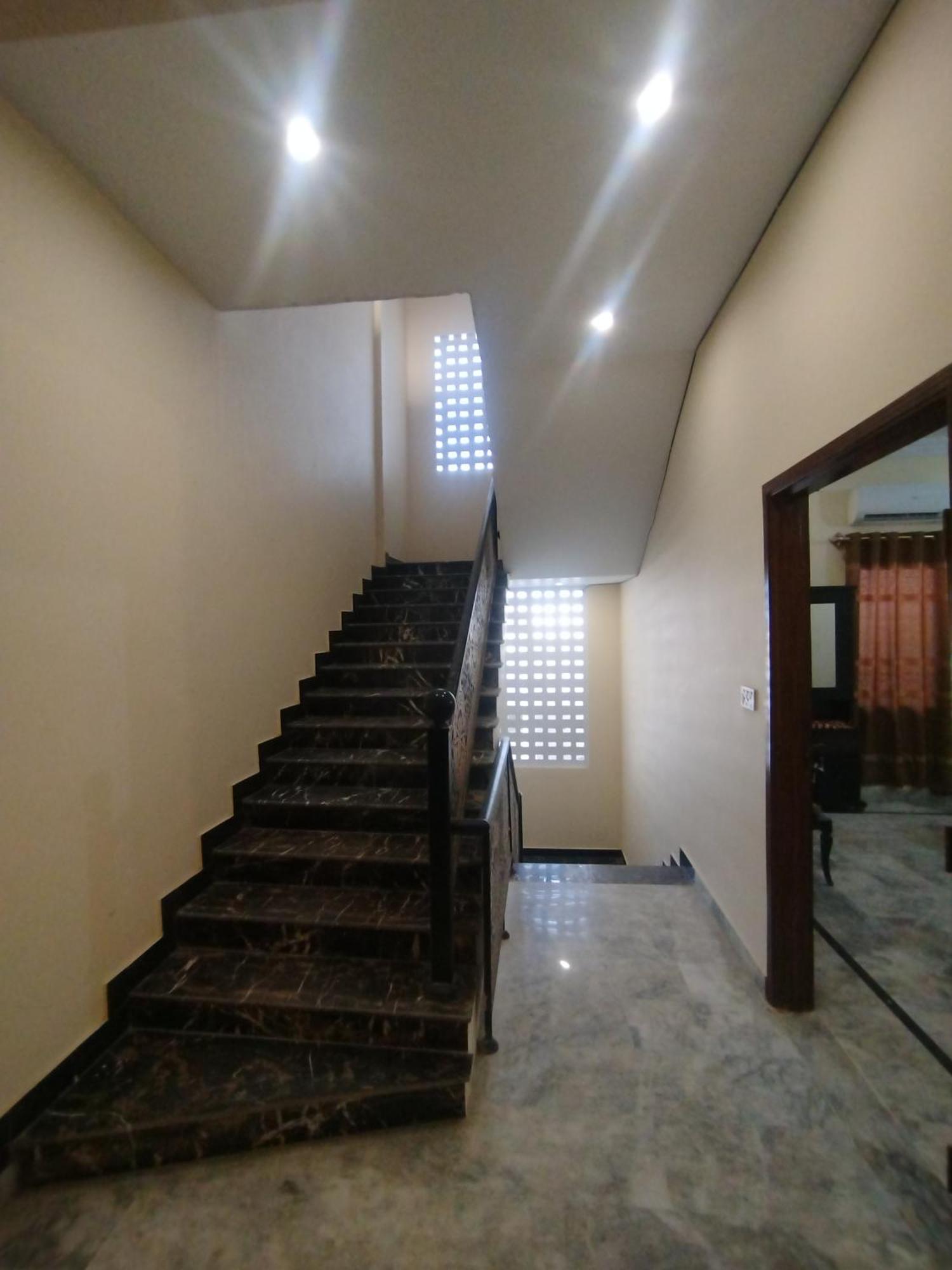 Hotel Crown Plaza, Near Karachi Airport, Darul Sehat Hospital, Dow, Agha Khan And Liaqat Hospital ภายนอก รูปภาพ
