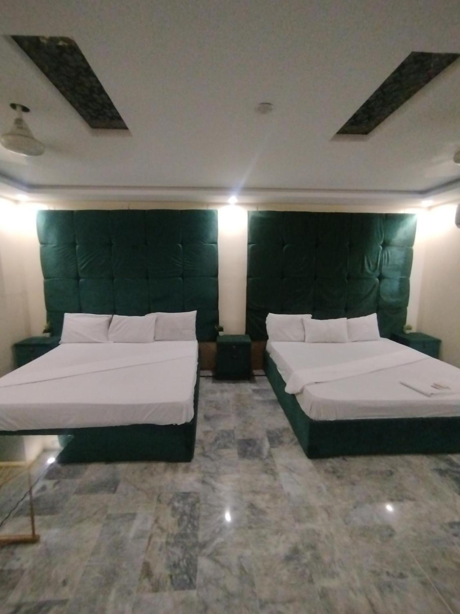 Hotel Crown Plaza, Near Karachi Airport, Darul Sehat Hospital, Dow, Agha Khan And Liaqat Hospital ภายนอก รูปภาพ