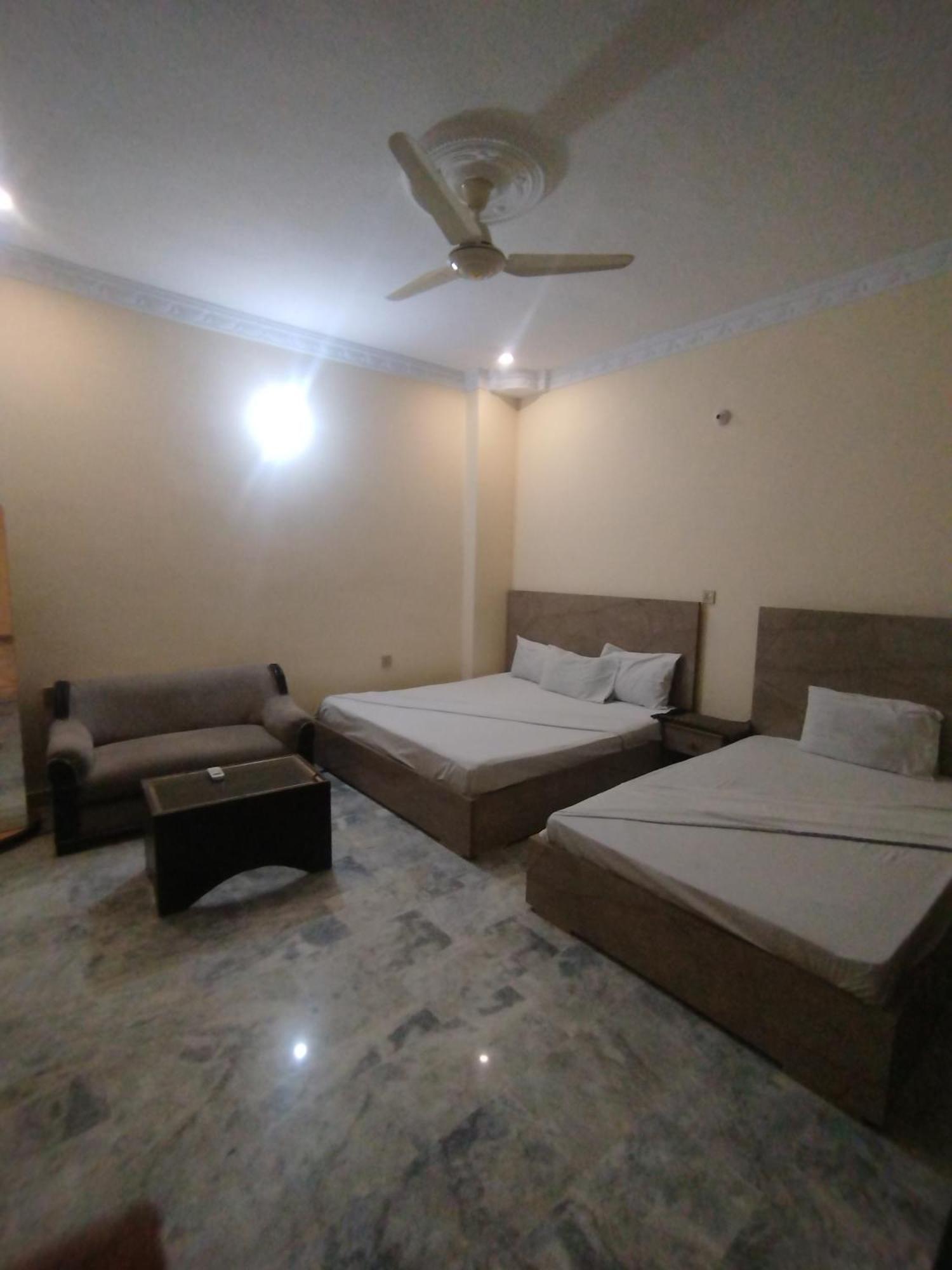 Hotel Crown Plaza, Near Karachi Airport, Darul Sehat Hospital, Dow, Agha Khan And Liaqat Hospital ภายนอก รูปภาพ