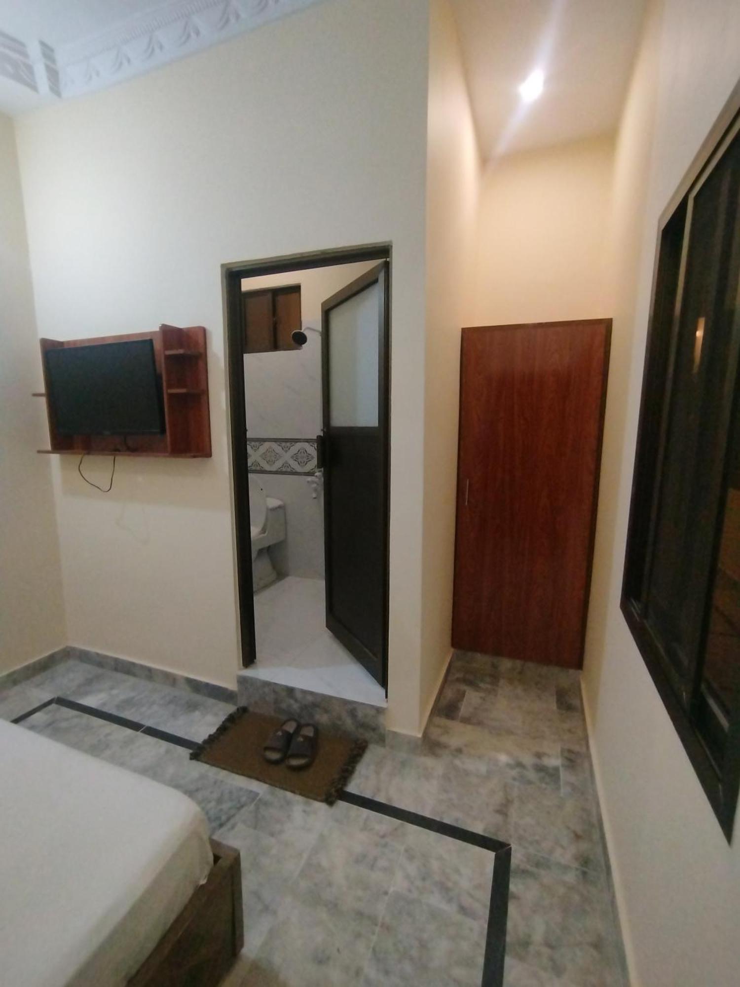 Hotel Crown Plaza, Near Karachi Airport, Darul Sehat Hospital, Dow, Agha Khan And Liaqat Hospital ภายนอก รูปภาพ